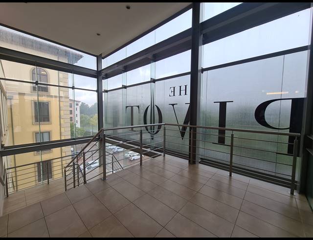 303M² OFFICE TO LET IN MAGALIESSIG